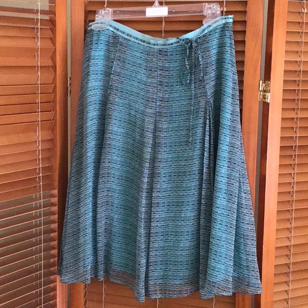 Silk skirt size 4, excellent condition